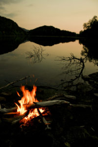 Lagerfeuer in Lappland / Finnland